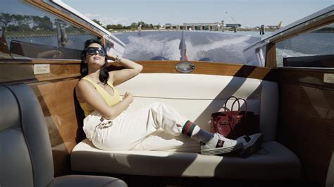how to work at gucci